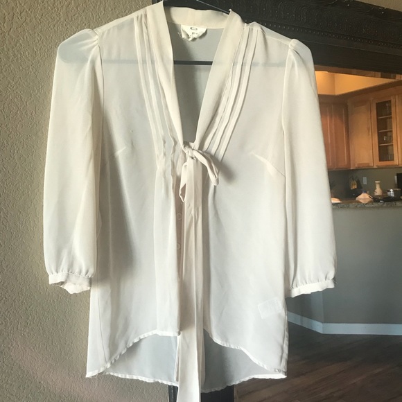 Chiffon tie-neck tunic - Picture 2 of 3